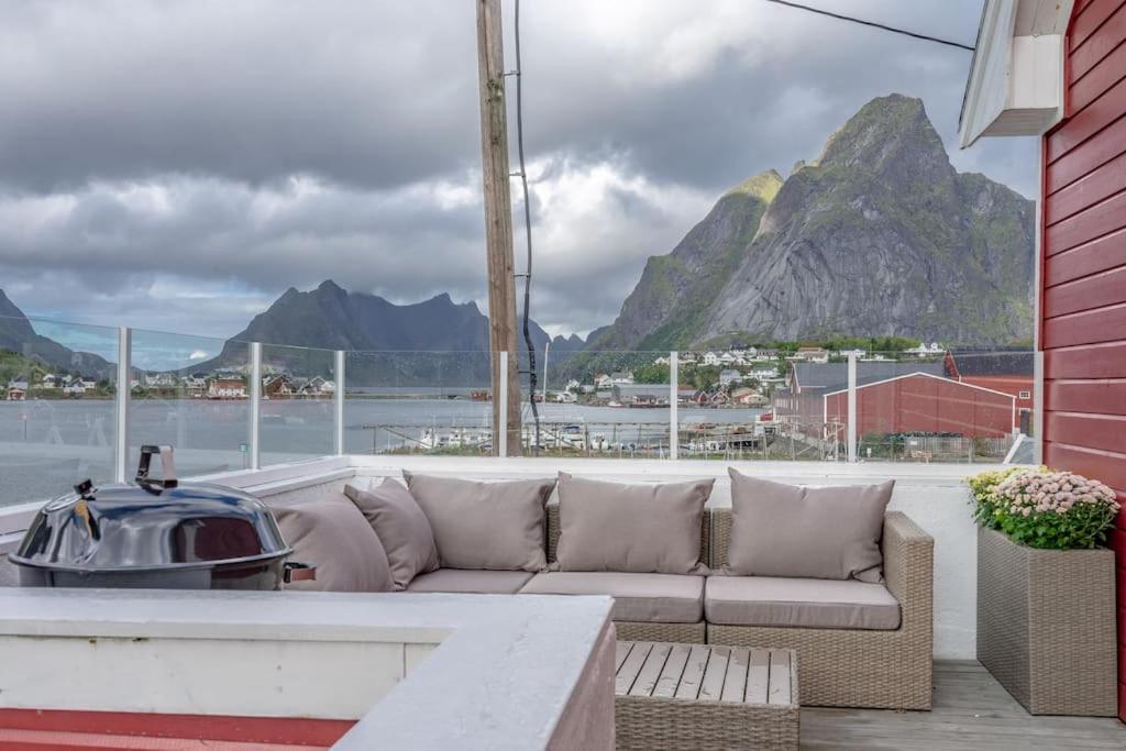 Reine Front View - Mountain & Seaview Βίλα Εξωτερικό φωτογραφία